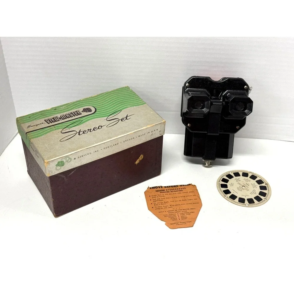 Vintage Sawyer's View-Master Stereoscope 3D Viewer w/ Box & Light Kit